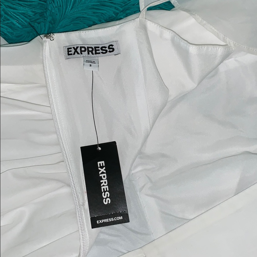 Dress - Picture 4 of 4